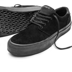 Straye Fairfax suede